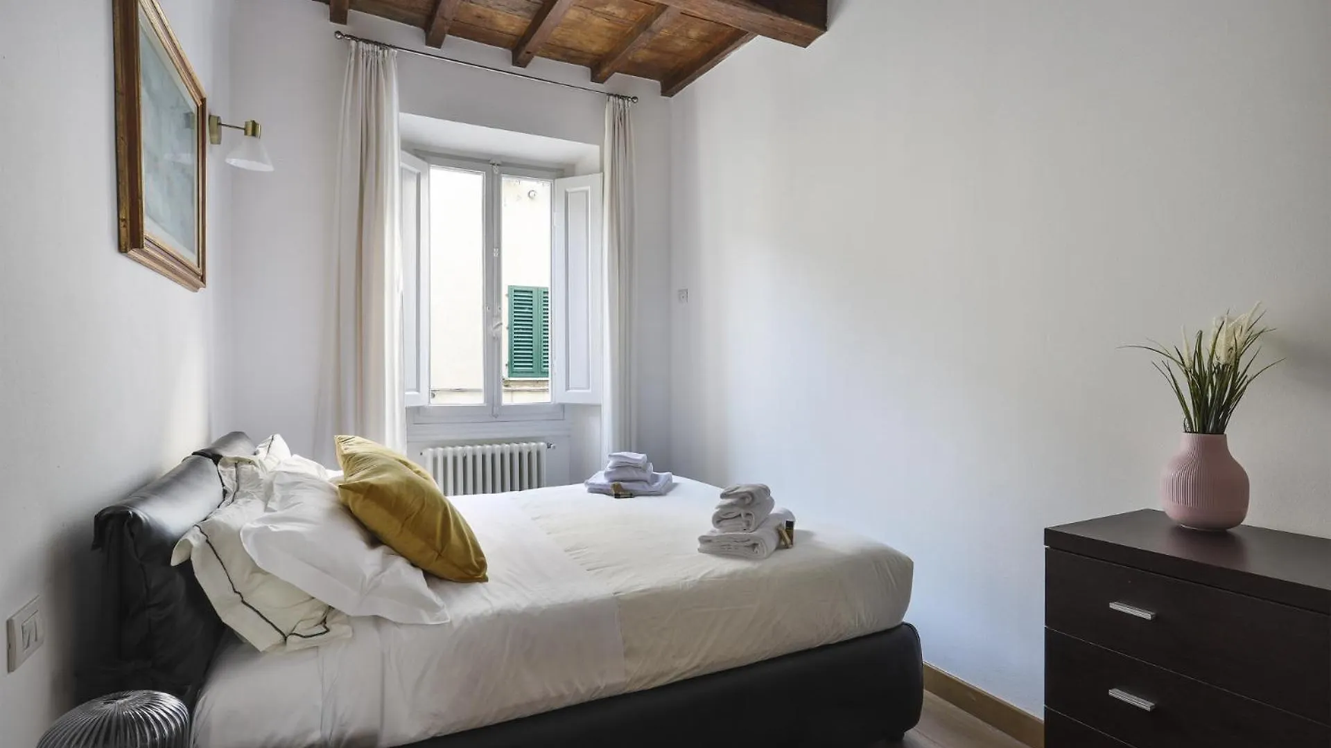 Family Apartment In Oltrarno Florence Italy