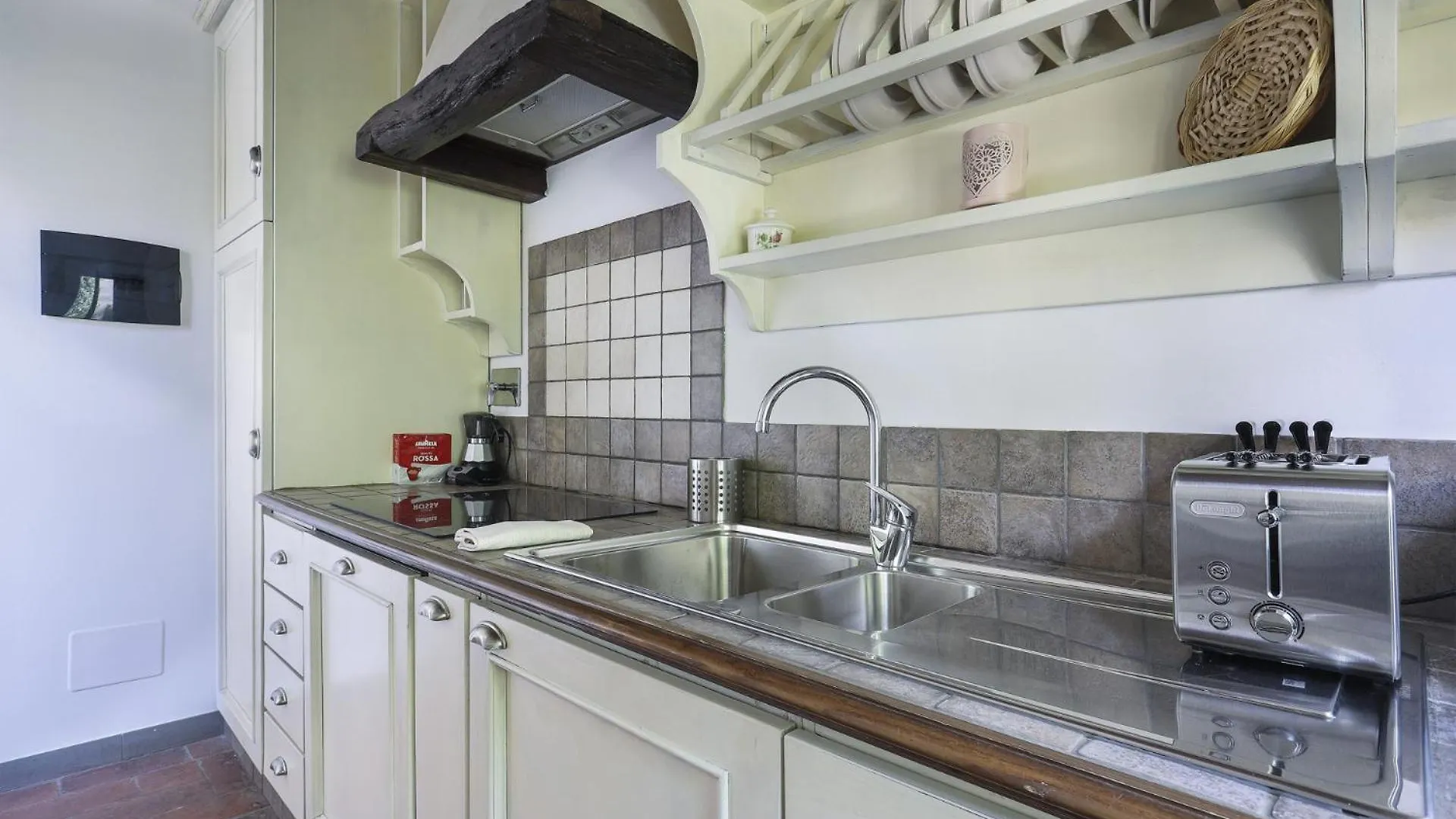 Family Apartment In Oltrarno Florence