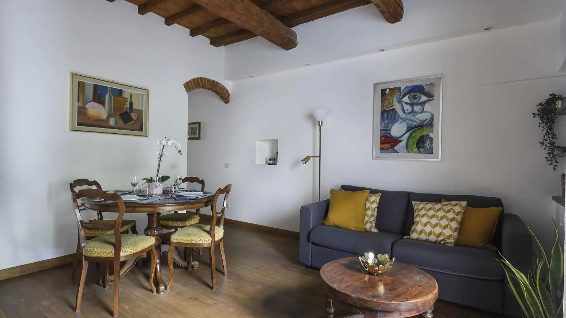 Family Apartment In Oltrarno Florence